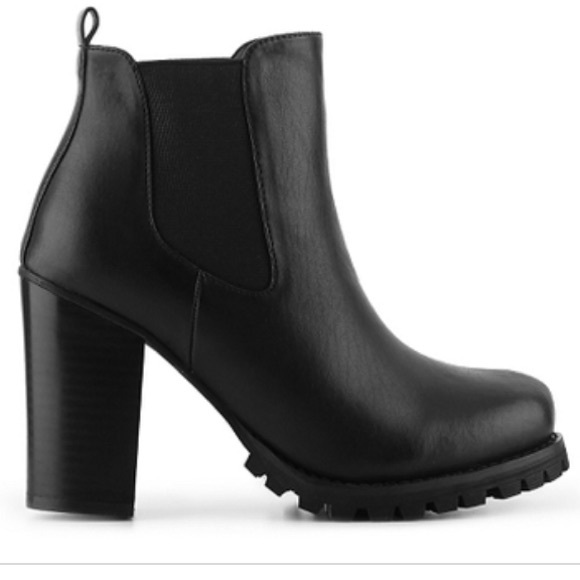 Chinese Laundry Shoes - Chinese Laundry black heeled booties!